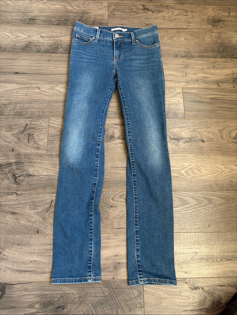 Levi’s 312 shaping slim jeans